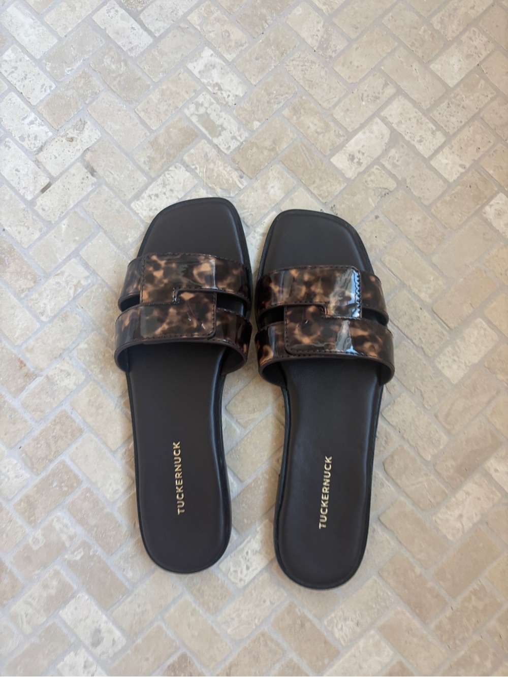 Tuckernuck Black & Brown Tortoiseshell Double-Strap Slides
